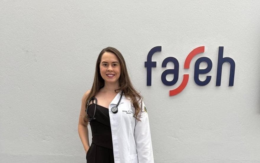 Estudante superou luto e burnout para retomar o sonho da medicina