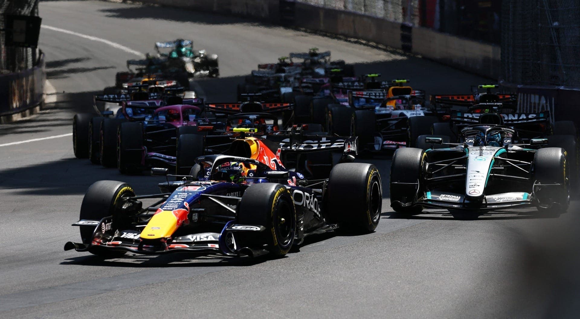 Mercedes fica atrás da Red Bull em teste de motores da FIA e fatura bônus