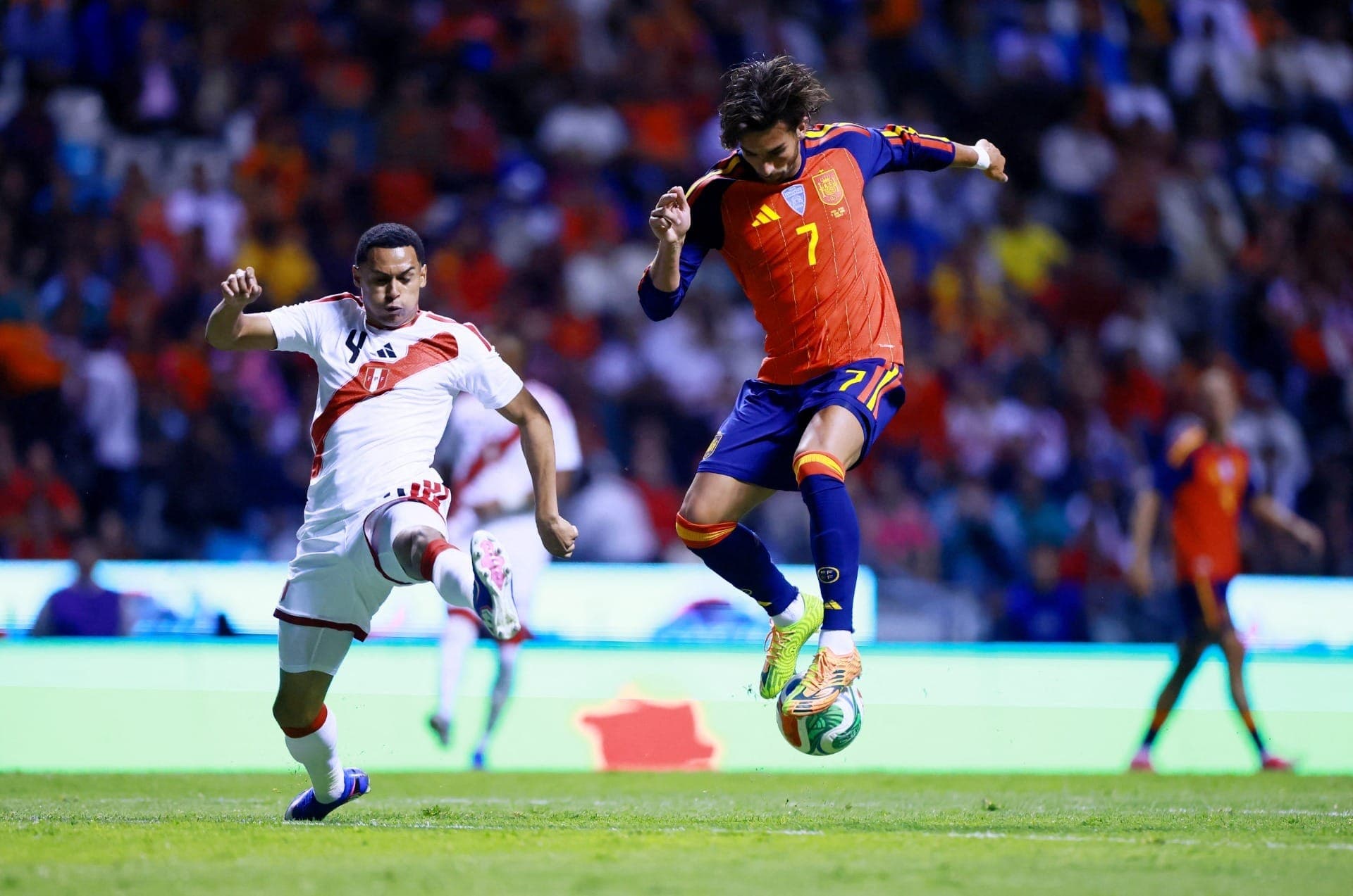 Peru e Espanha duelam em seus últimos amistosos antes da Copa do Mundo