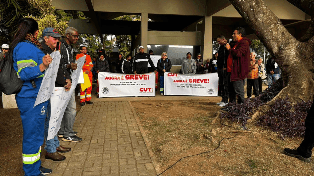 Funcionários da Urbam aprovam greve em São José dos Campos