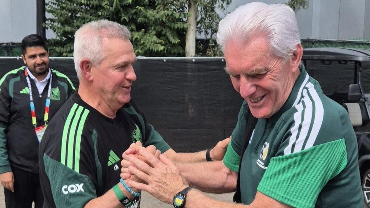 Javier Aguirre, técnico do México, e Hugo Bross, da África do Sul