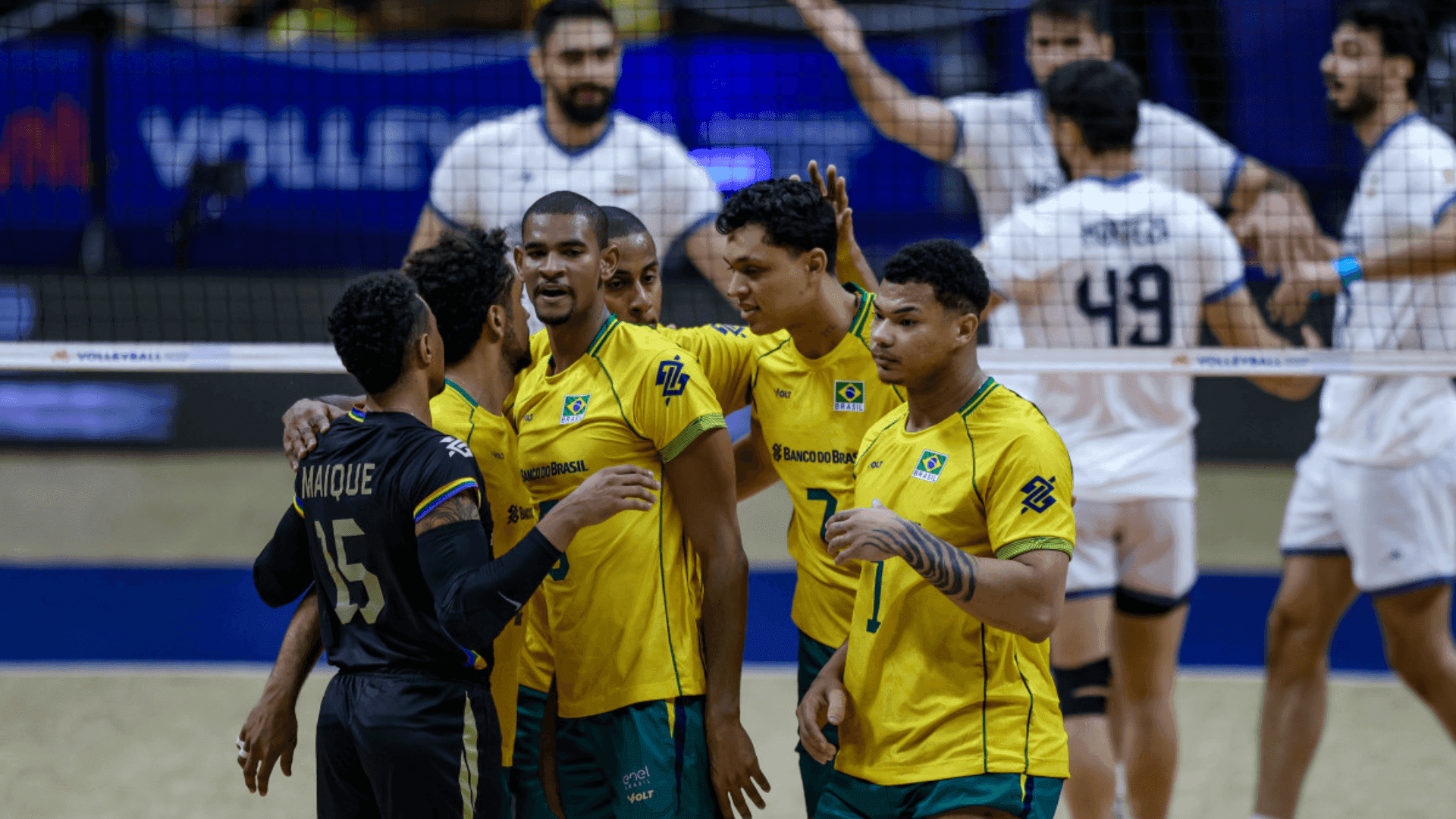 Seleção brasileira masculina de vôlei venceu na estreia da VNL