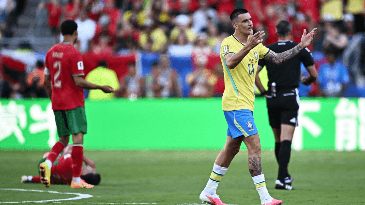 Ibañez durante atuação em Brasil x Marrocos pela Copa do Mundo