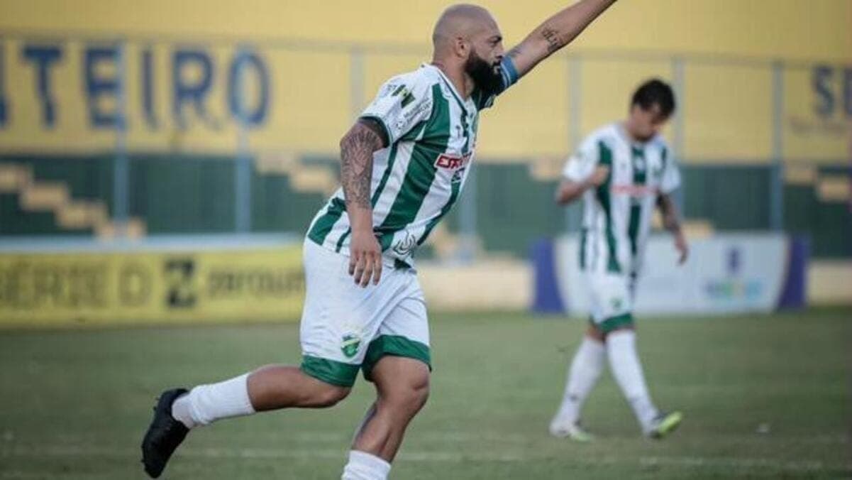 Rodolfo Potiguar comemora primeiro gol do Altos