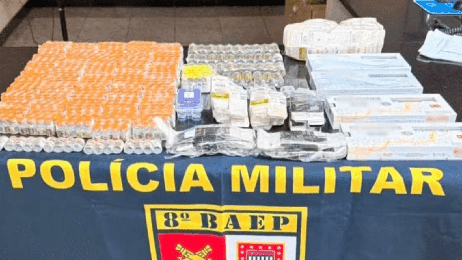 A carga ilícita estava escondida em fundos falsos de um veículo