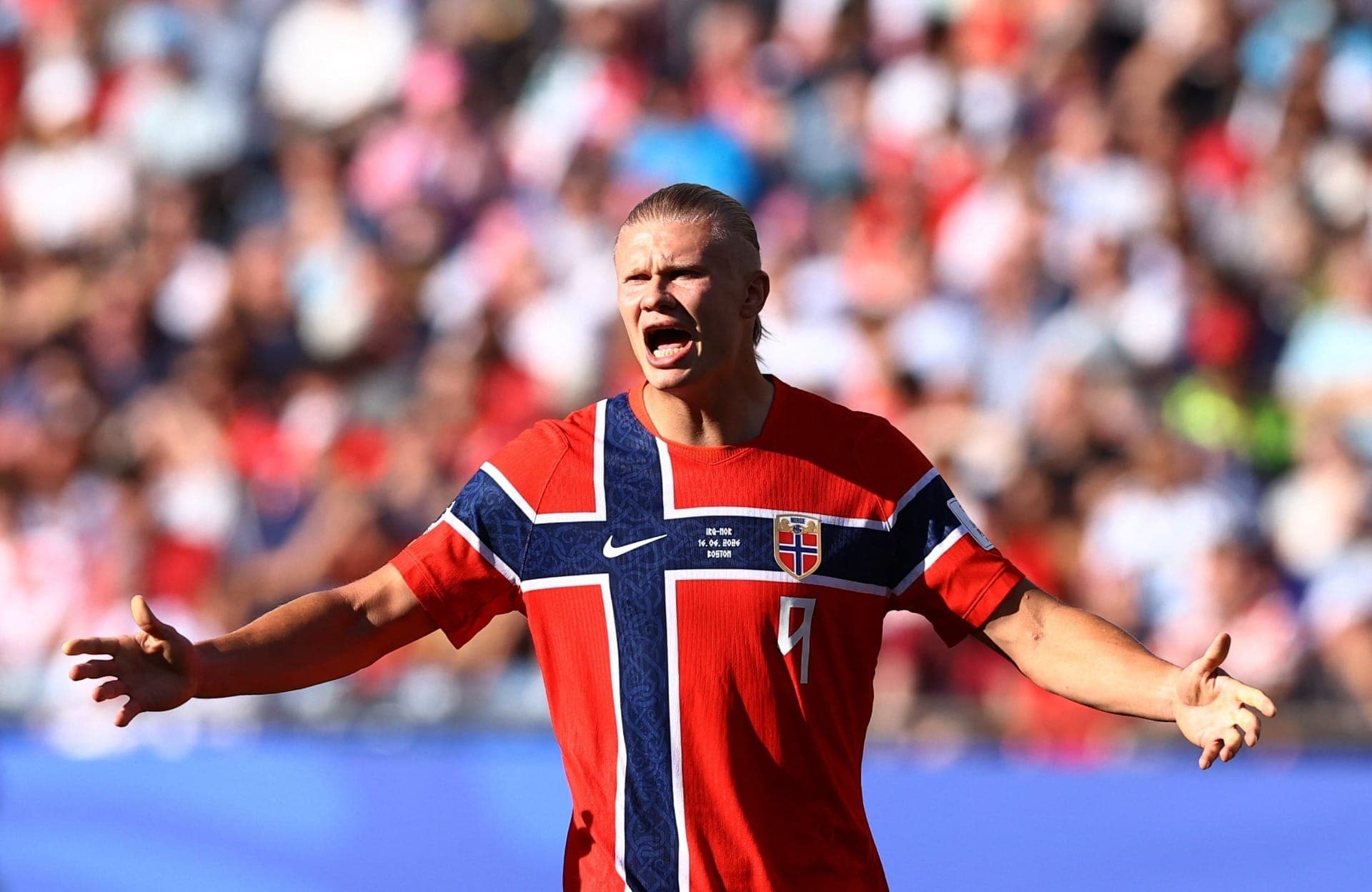 Haaland durante jogo contra o Iraque