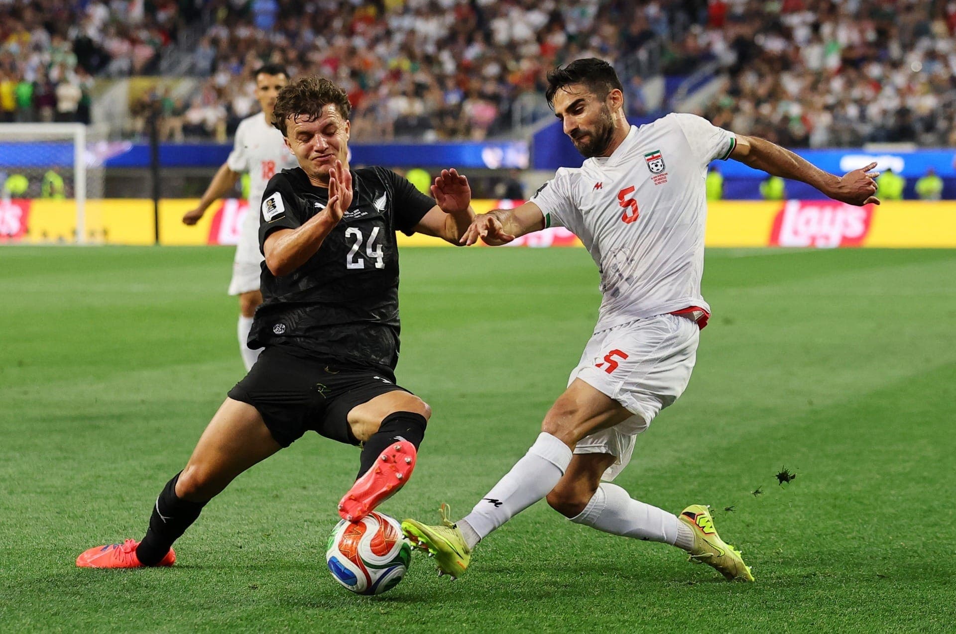 Irã e Nova Zelândia fizeram um belo jogo em Los Angeles