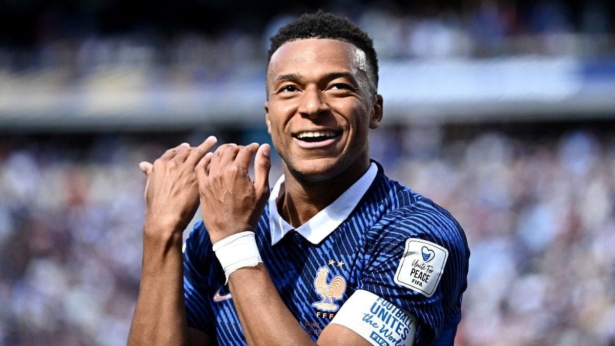 Mbappé comemora gol da França contra Senegal