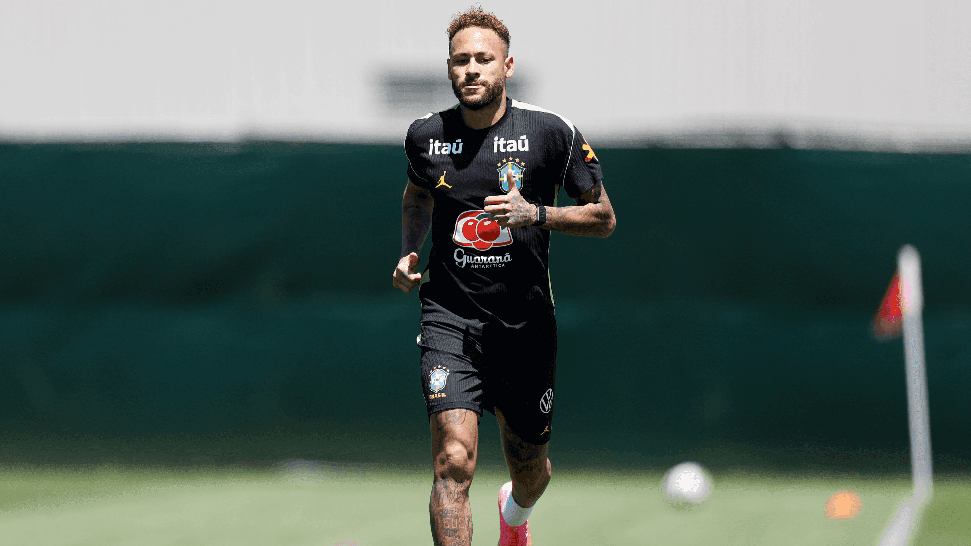 Neymar durante treino pela Seleção Brasileira