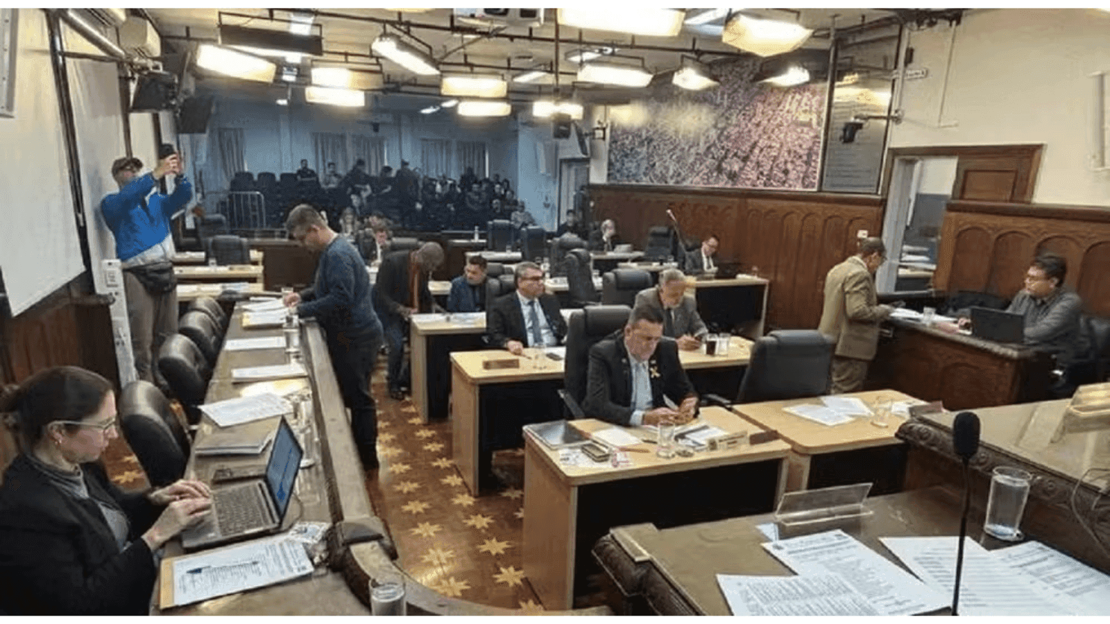 Nove vereadores assinaram a abertura da comissão