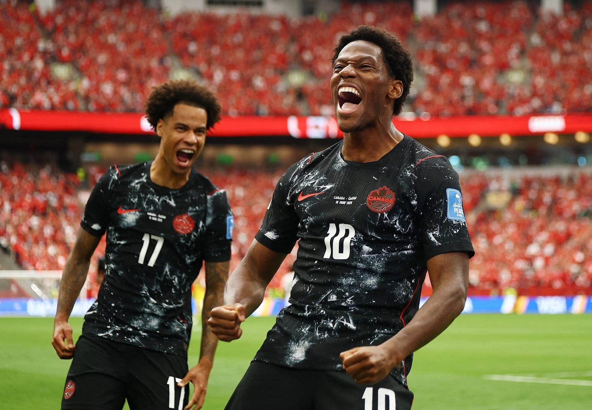 Jonathan David marcou três e igualou Messi na artilharia do torneio