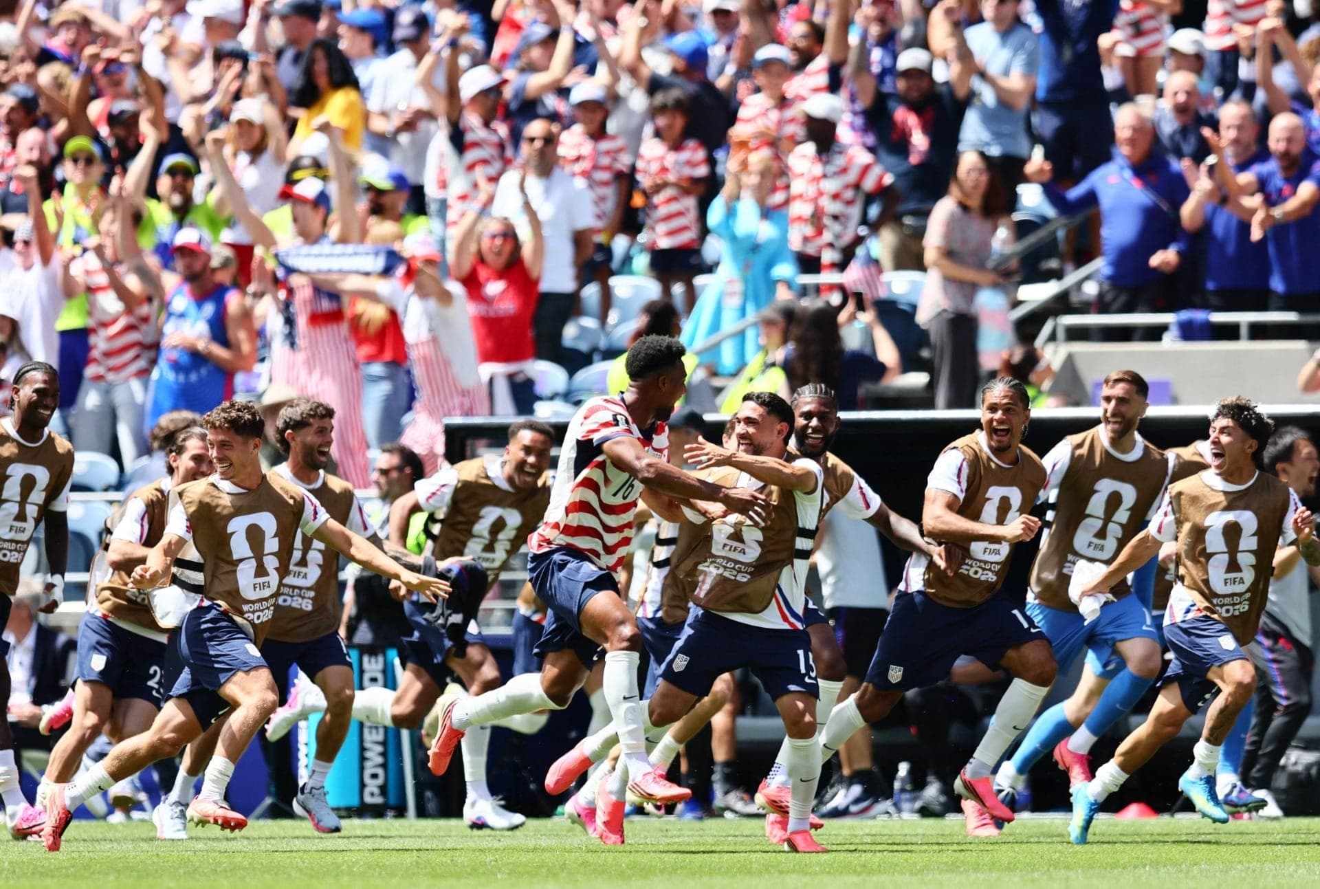 Freeman comemora segundo gol dos Estados Unidos sobre Austrália