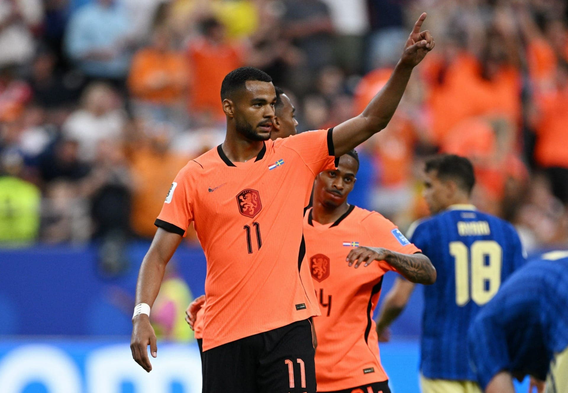 Gakpo comemora gol da Holanda sobre Suécia