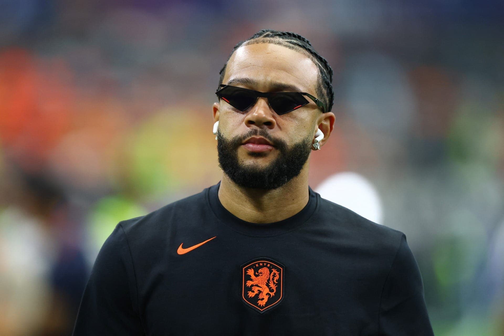 Memphis Depay chega para jogo da Holanda na Copa do Mundo