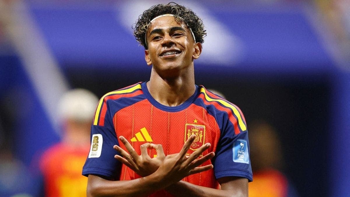 Lamine Yamal comemora seu primiero gol em Copas do Mundo