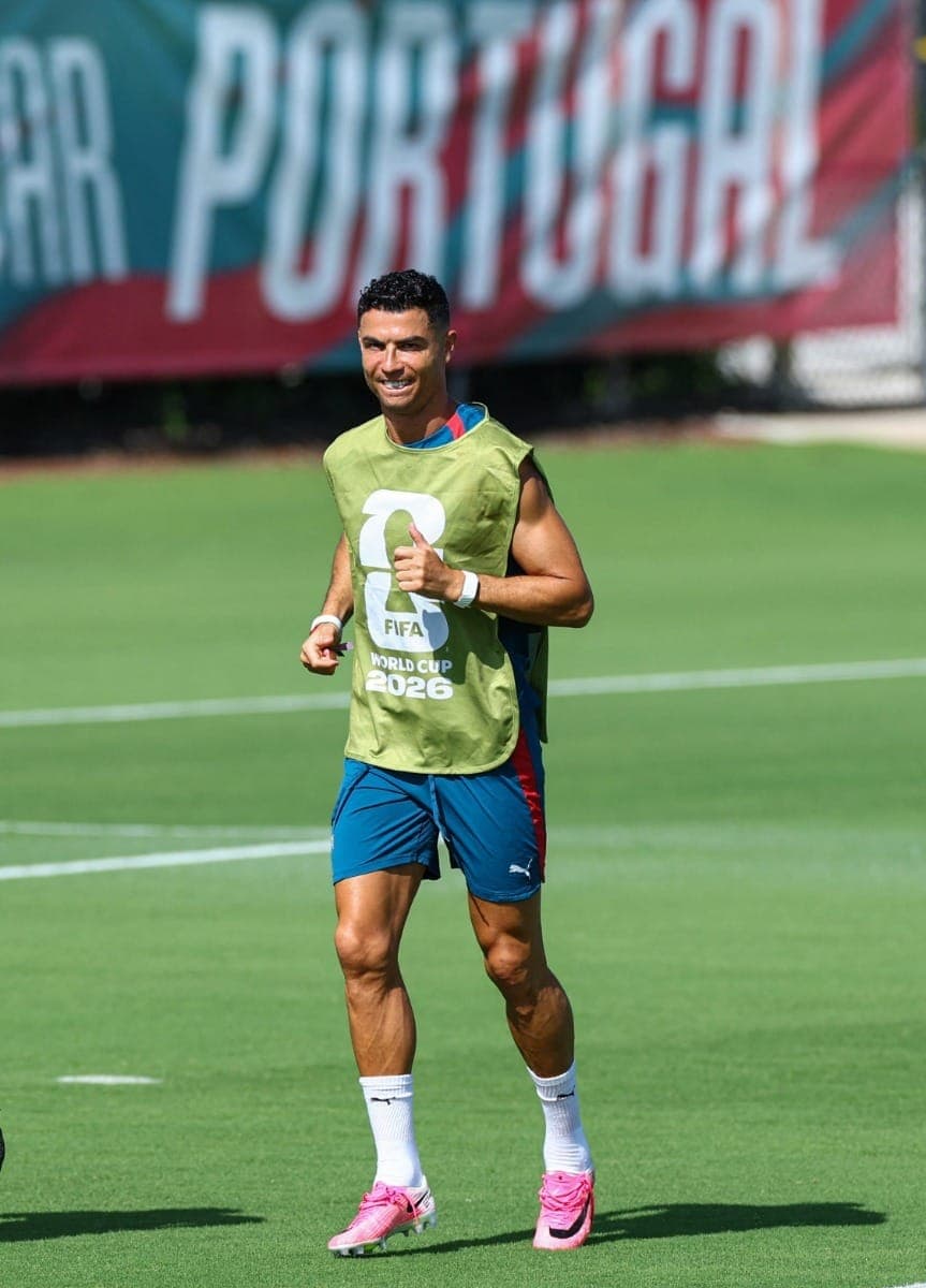 Cristiano Ronaldo treina pela seleção portuguesa