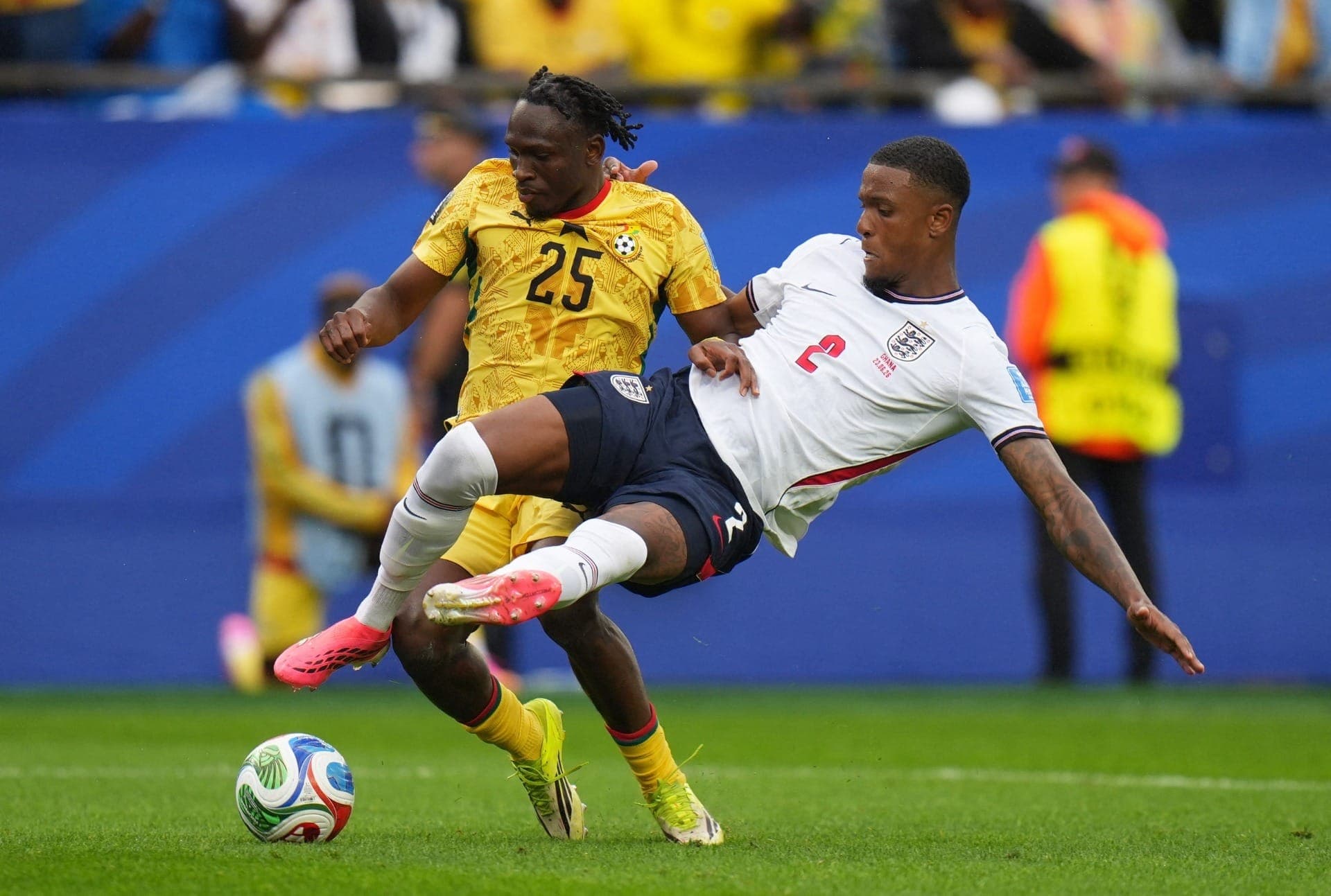 Inglaterra e Gana empatam e deixam classificação em aberto na Copa