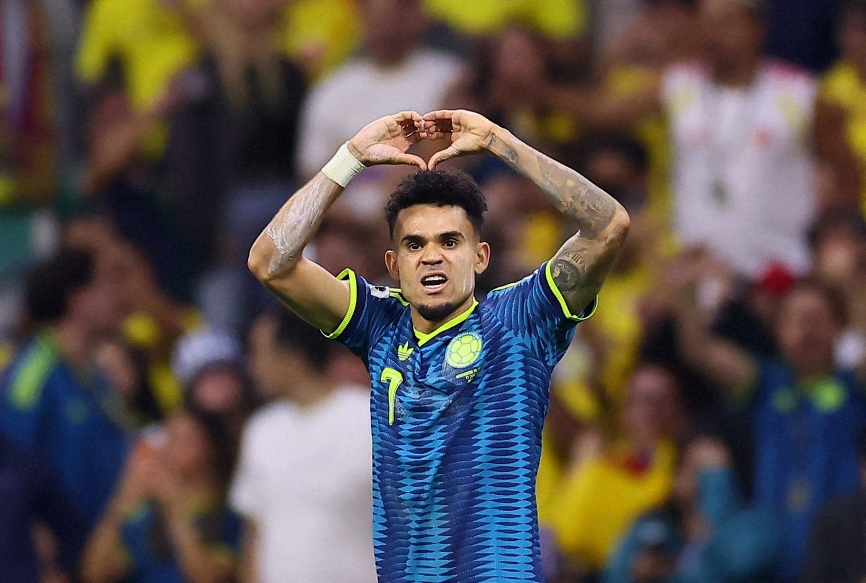 Luís Díaz teve atuação brilhante na estreia contra o Uzbequistão