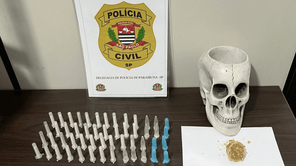 Homem é preso com pedra de crack após desembarcar do ônibus em Paraibuna