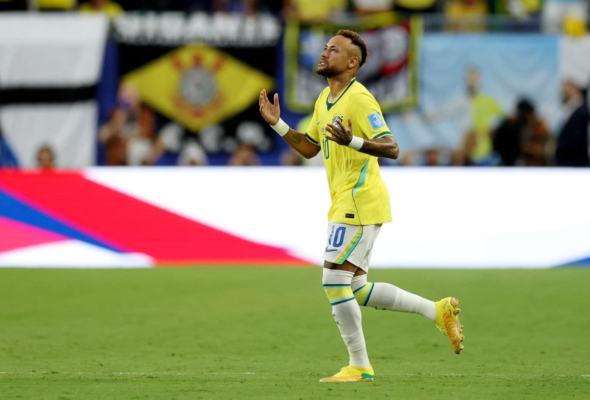 Neymar entra em campo pela Seleção e estreia na Copa 2026