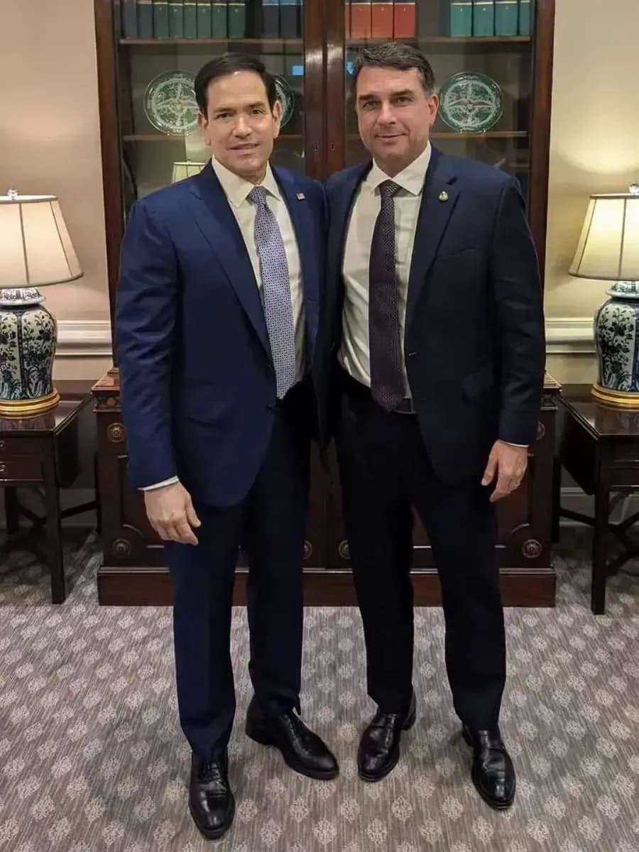 Marco Rubio e Flávio Bolsonaro durante encontro na Casa Branca