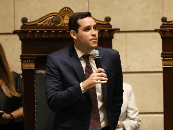 Prefeitura do Rio libera circulação de caminhões-reboque em vias expressas
