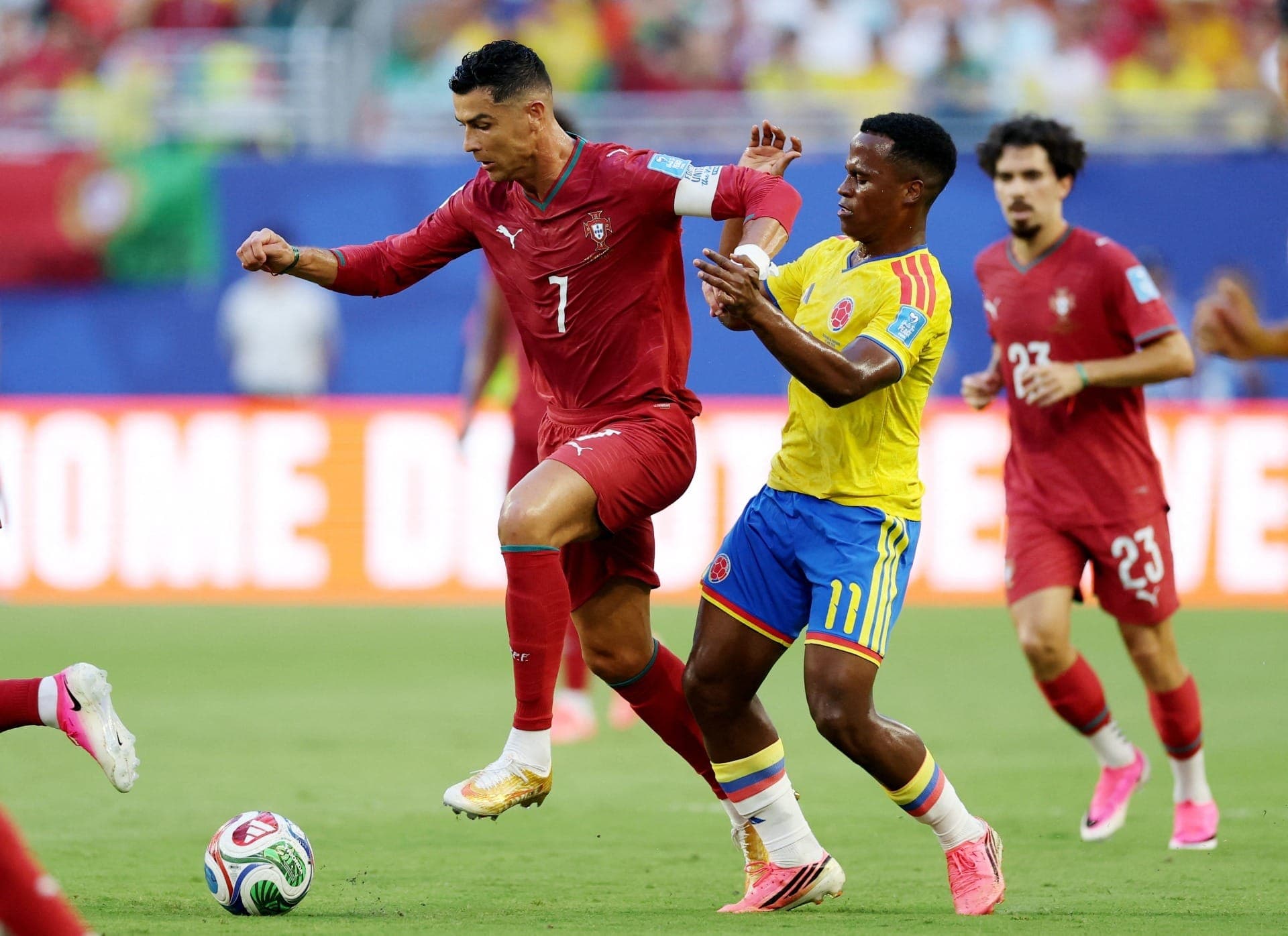 Arias marca Crisitano Ronaldo em Colômbia x Portugal