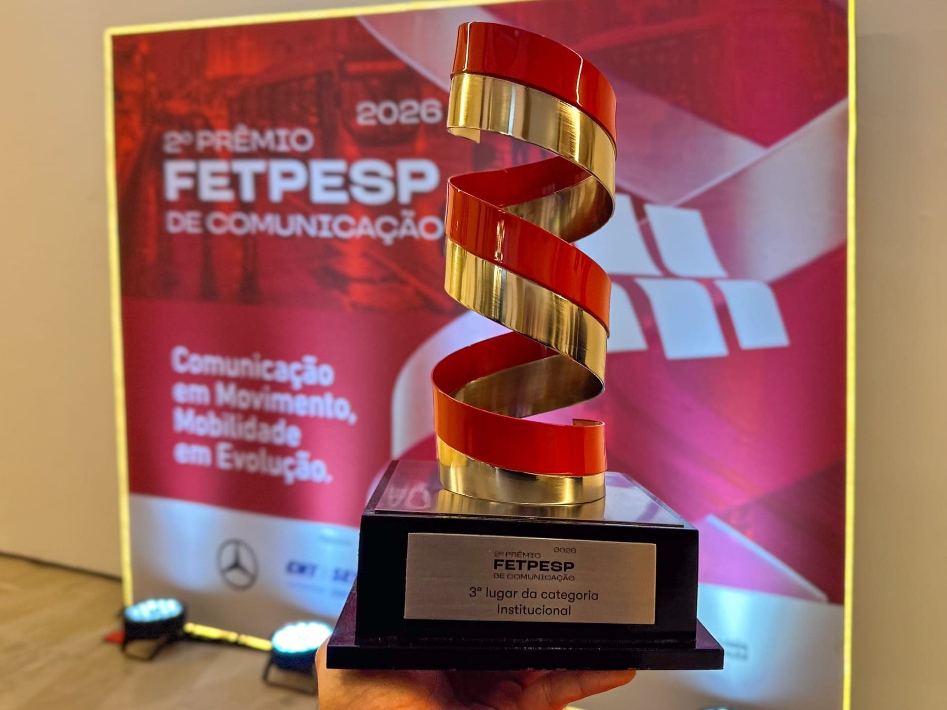 Campanha sobre a frota 100% elétrica de São José dos Campos conquista Prêmio FETPESP de Comunicação