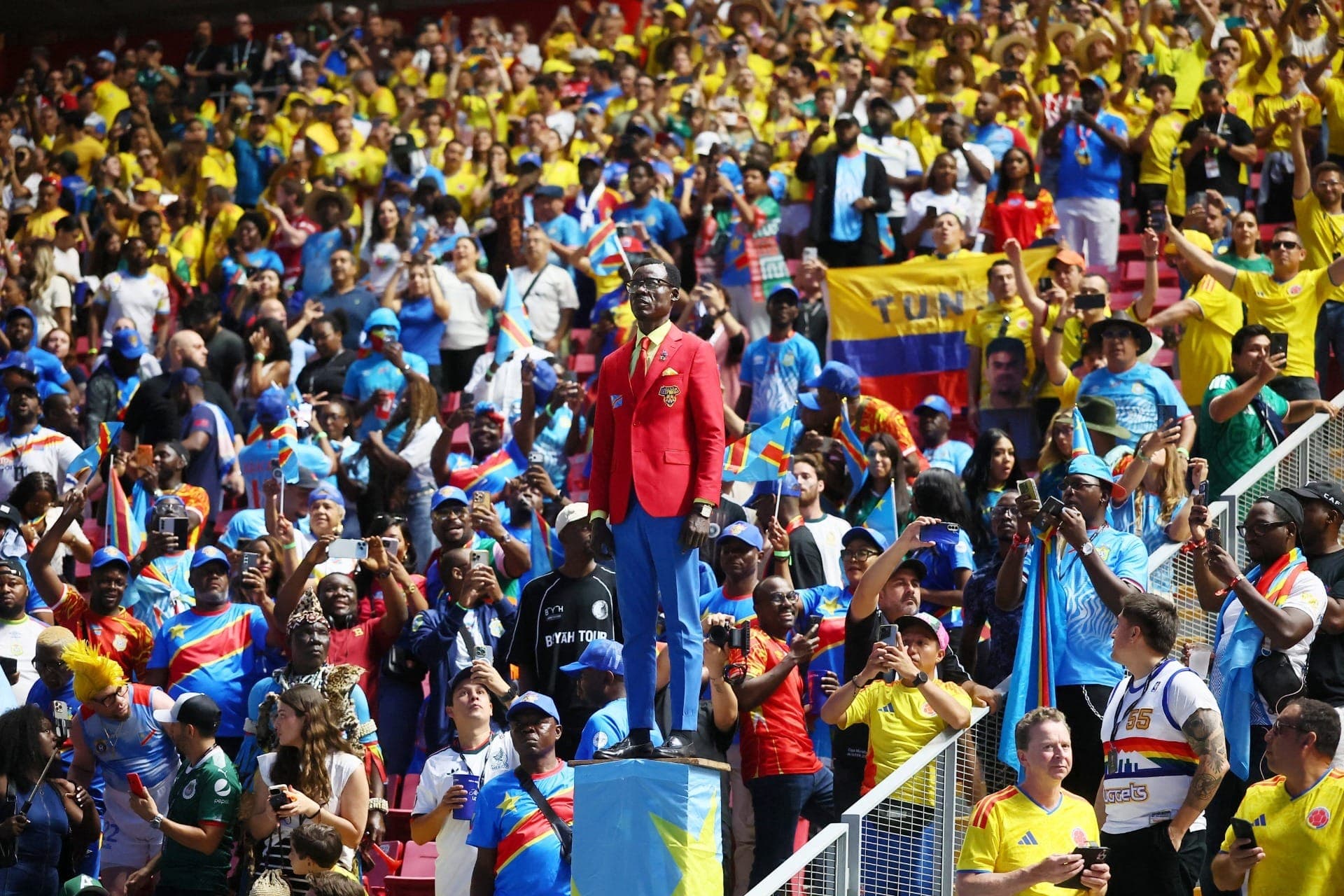 "Lumumba Vea" durante o confronto da RD Congo com a Colômbia