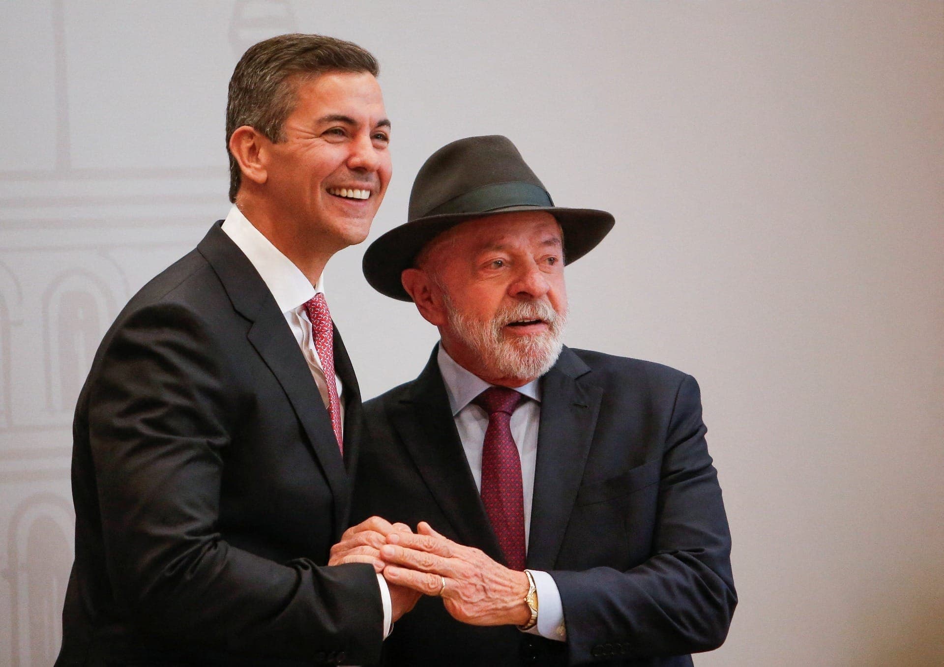 Lula ao lado de Santiago Pena, presidente do Paraguai