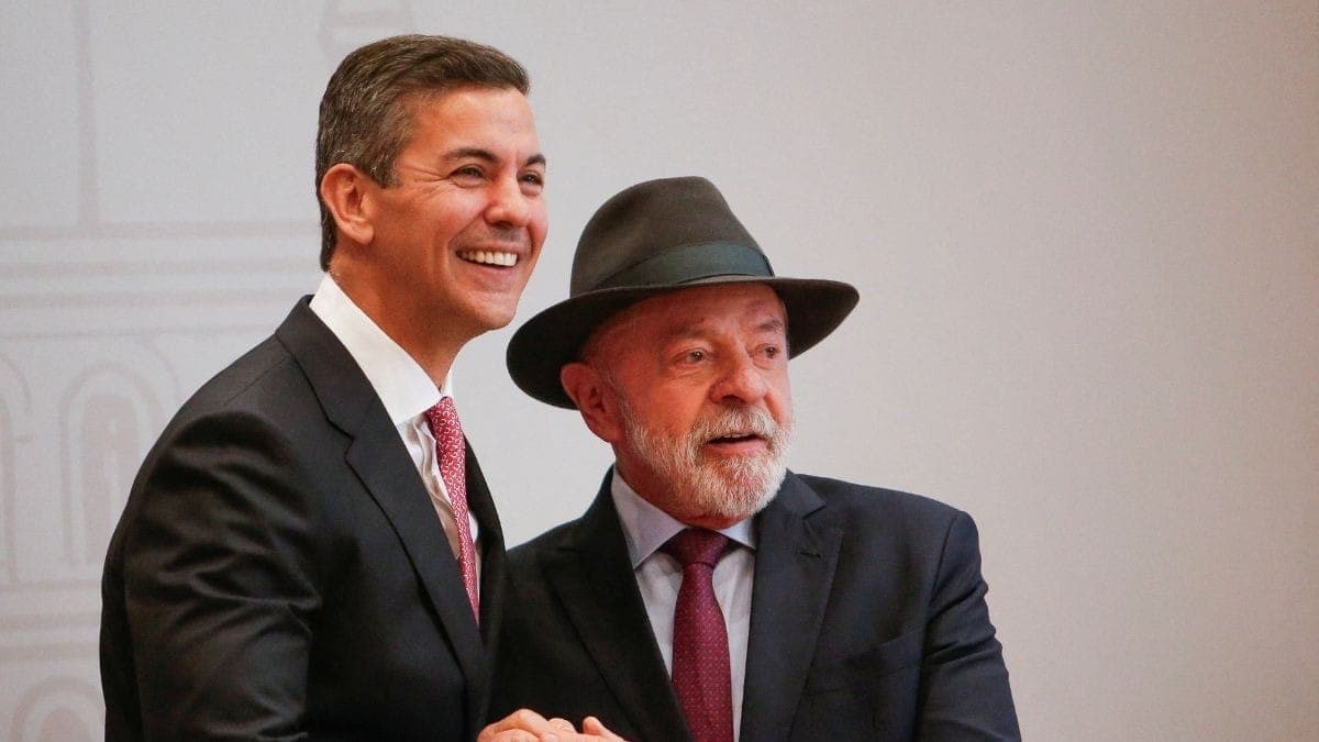 Santiago Peña e Lula na cúpula do Mercosul, no Paraguai