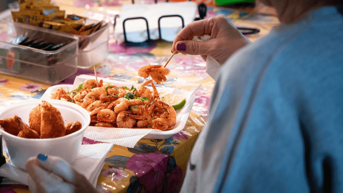 Festival do Camarão chega em São Sebastião com gastronomia e música