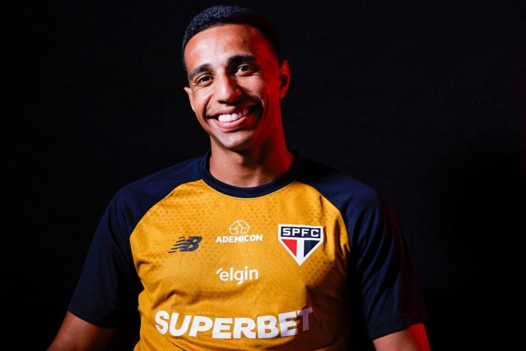 São Paulo F.C. contrata joseense Victor Sá como novo atacante