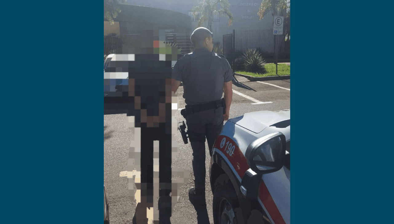 Um homem procurado pela Justiça pelo crime de estupro de vulnerável