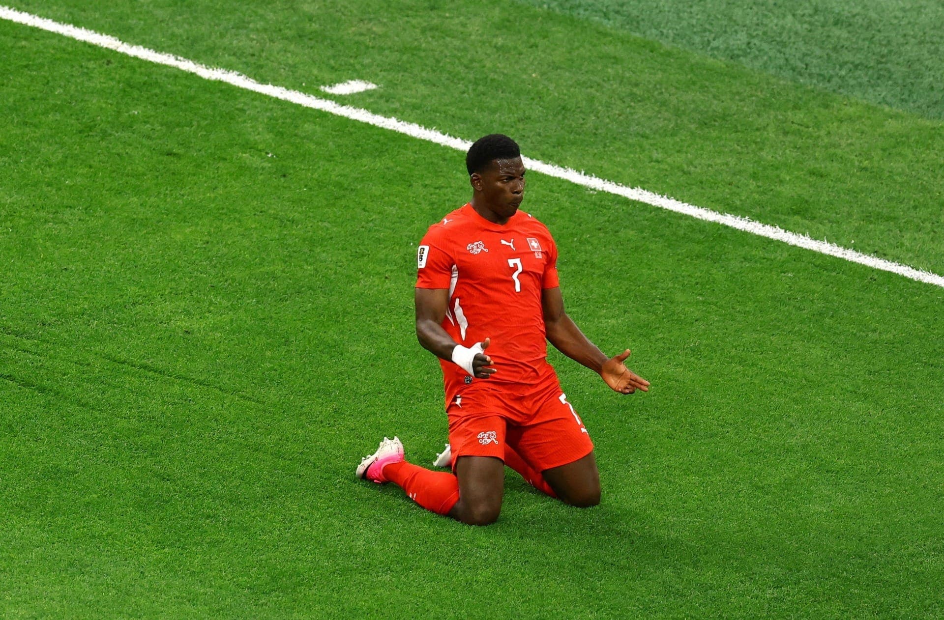 Embolo comemora gol da Suíça