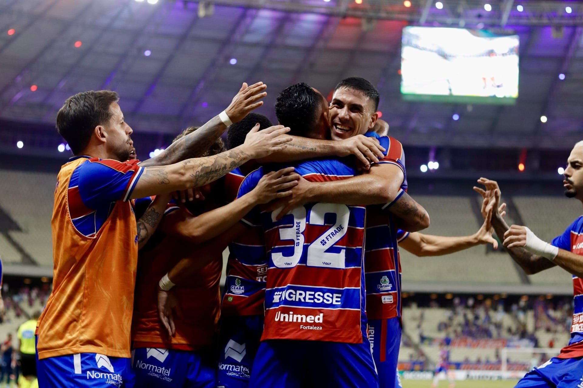 Fortaleza comemora primeiro gol