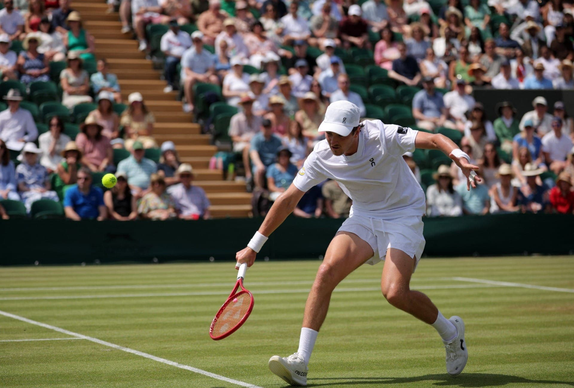 João Fonseca tem partida apagada e é eliminado em Wimbledon