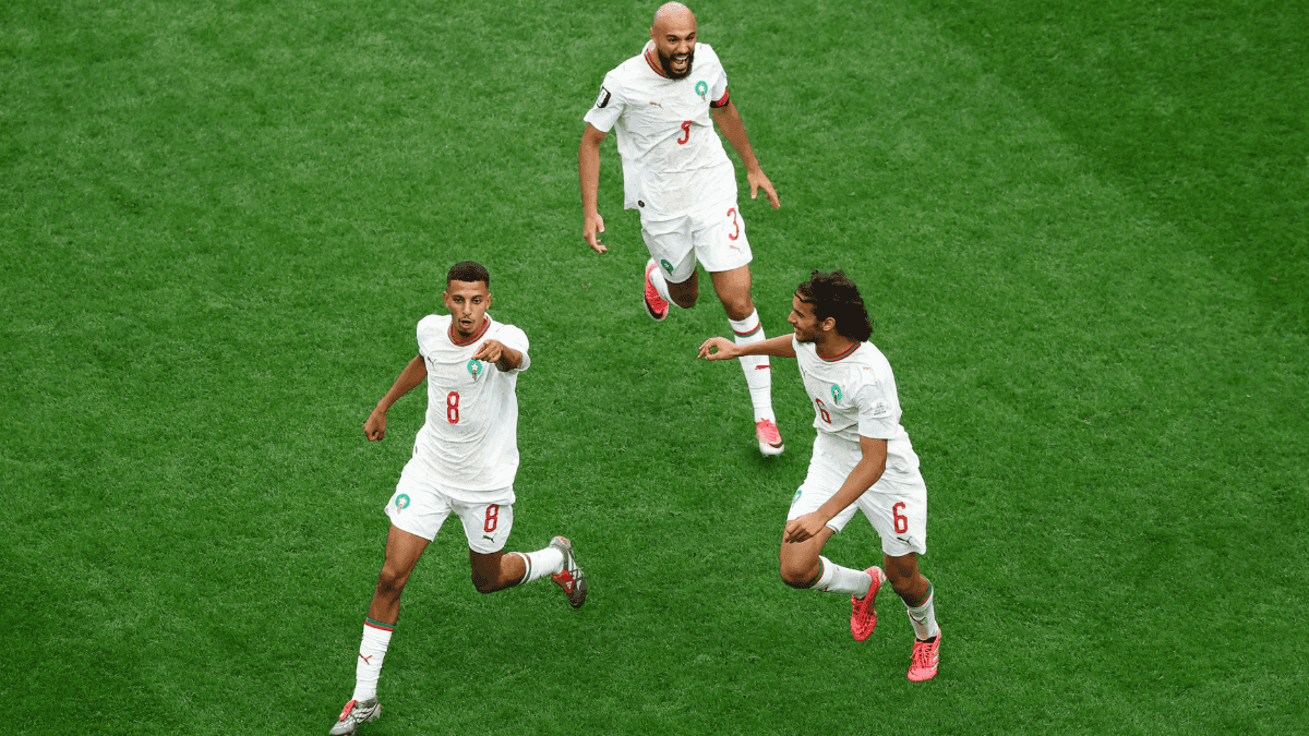 Ounahi, camisa 8, comemora um dos gols do Marrocos sobre Canadá nas oitavas de final