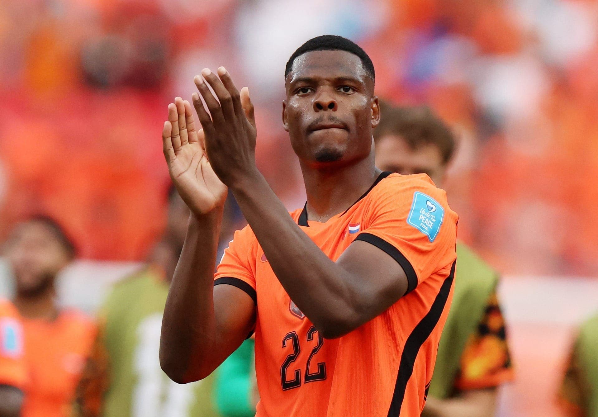 Denzel Dumfries é o novo lateral do Real Madrid