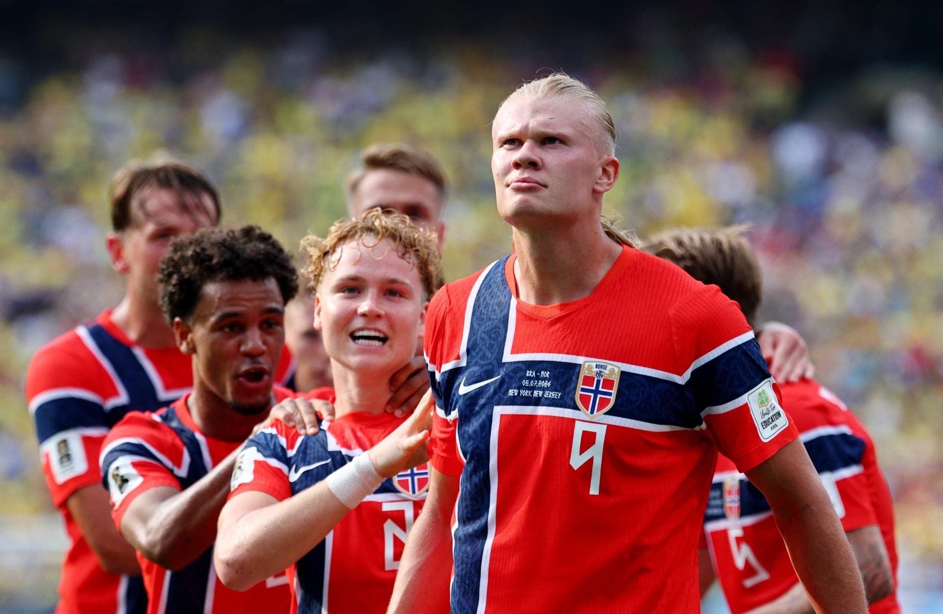 Erling Haaland, da Noruega, comemora o primeiro gol contra o Brasil