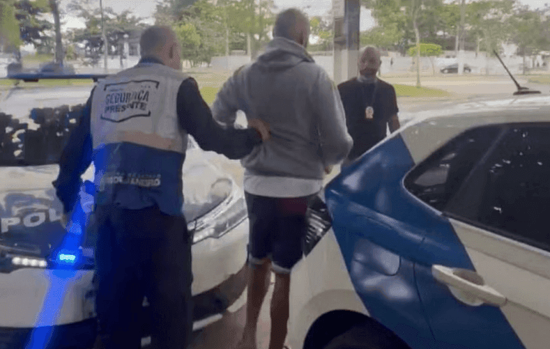 Homem que atropelou seis pessoas em Niterói sendo preso