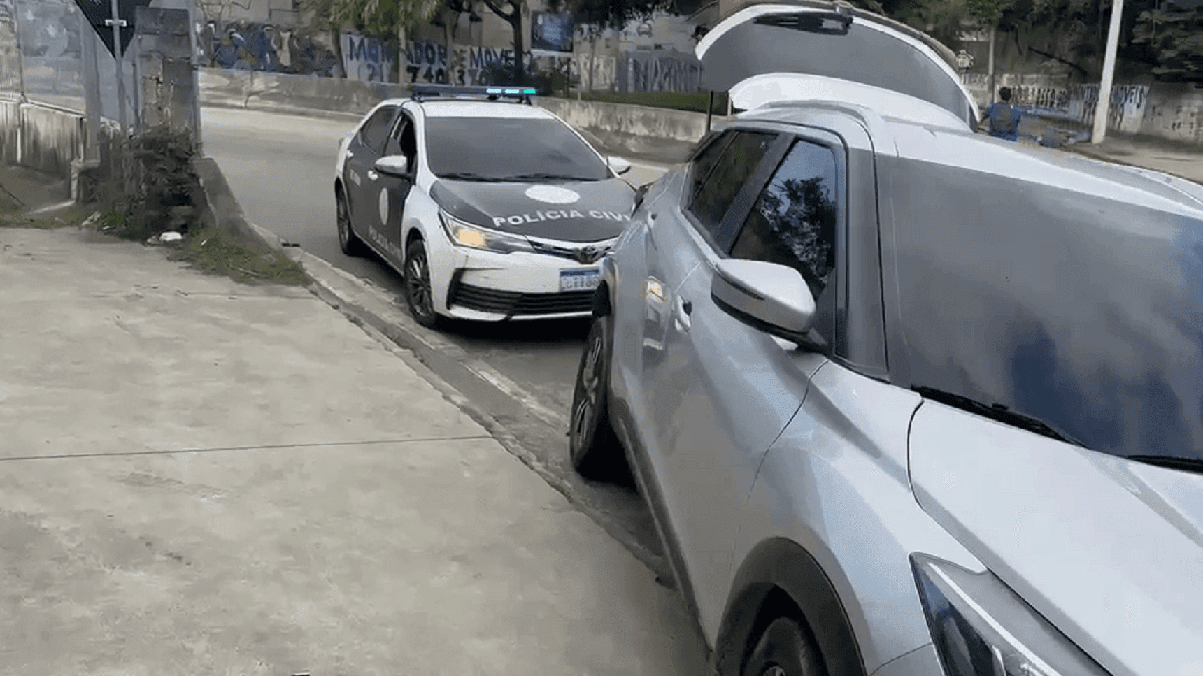 Criminoso foi detido enquanto dirigia um carro roubado