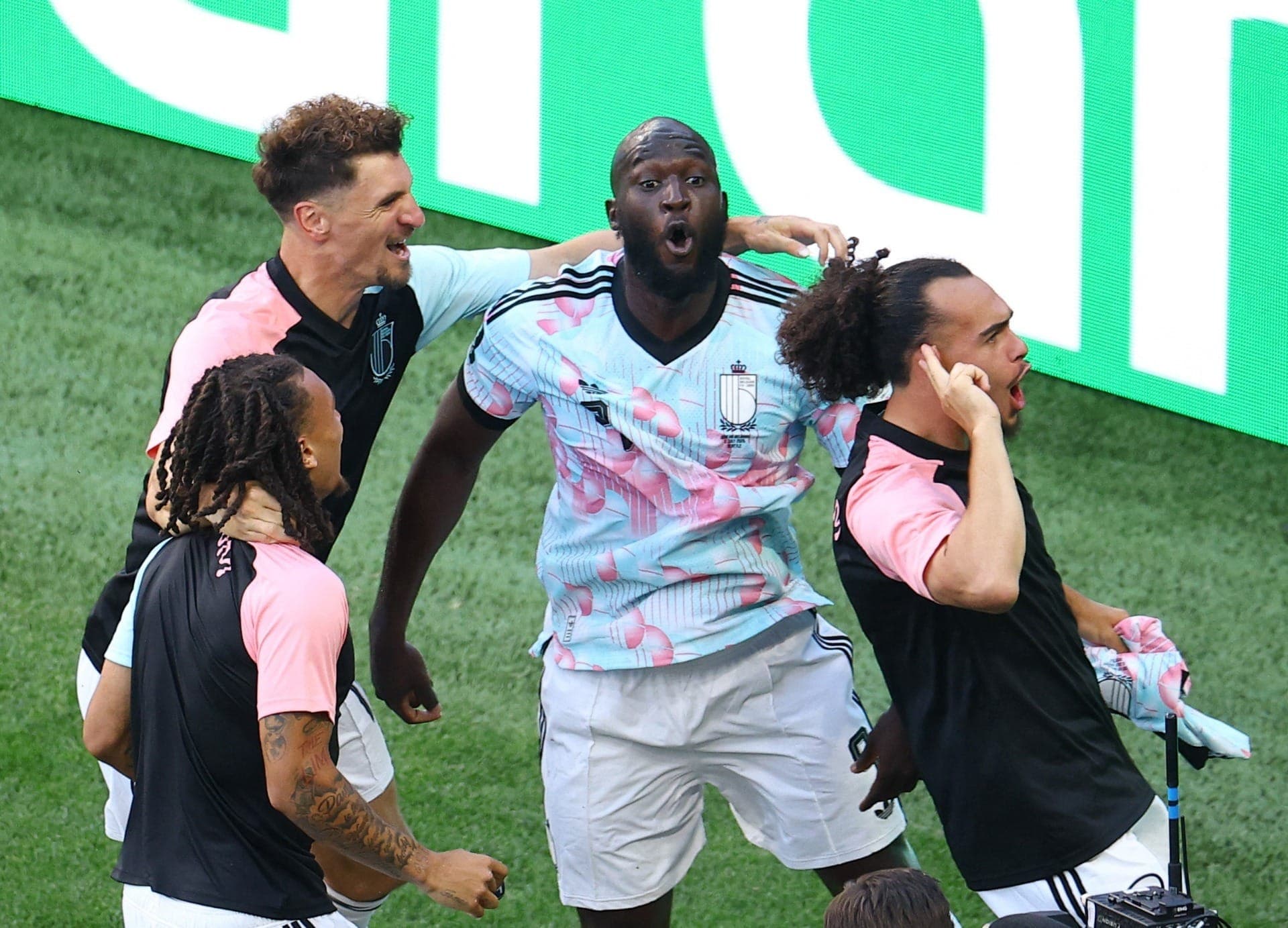 Lukaku comemora quarto gol da Bélgica sobre Estados Unidos