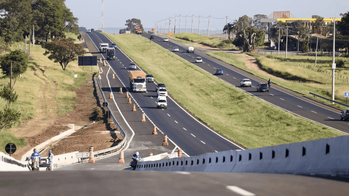 9 de Julho: DER-SP estima 12,2 milhões de veículos nas estradas