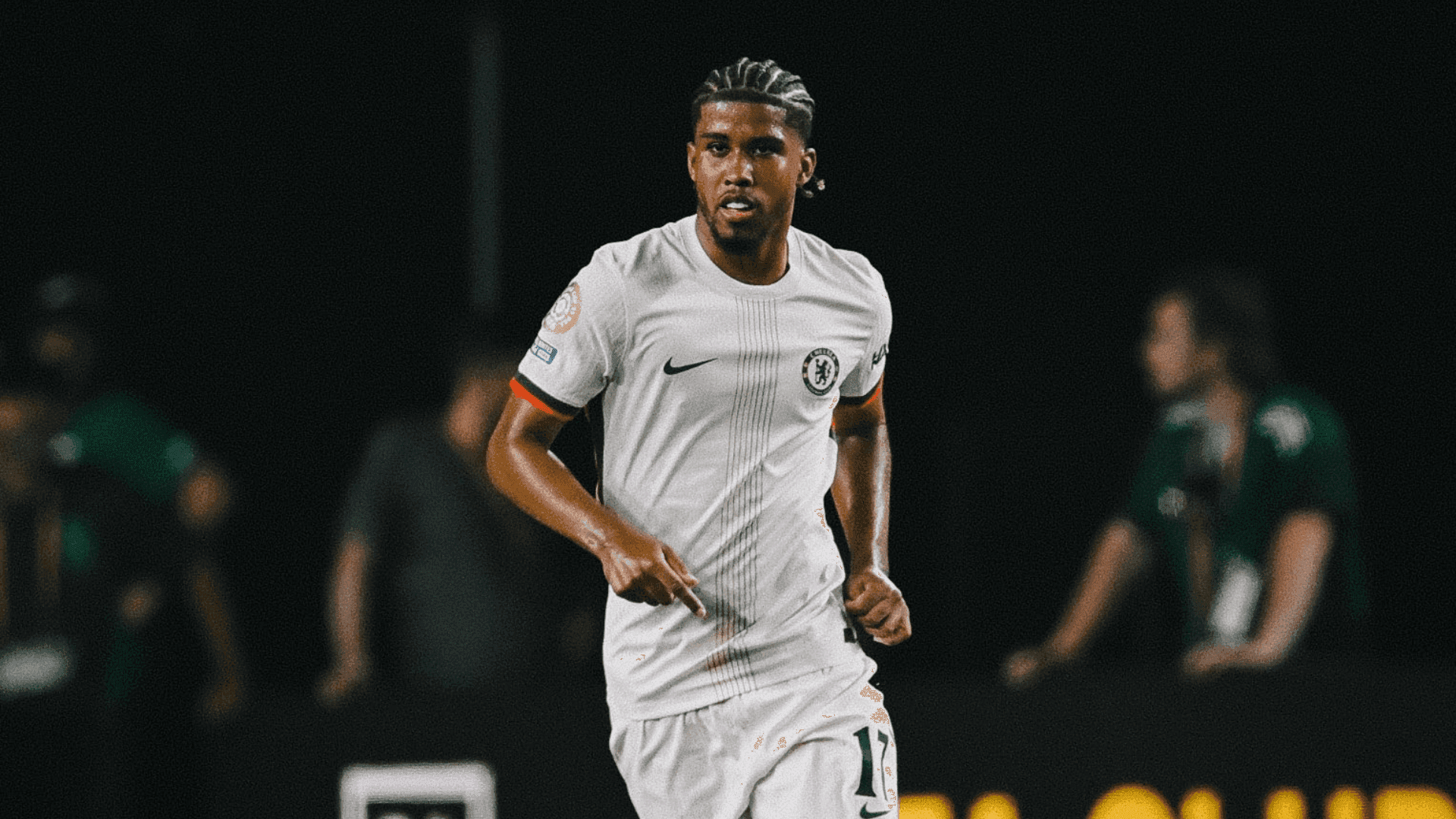 Andrey Santos está próximo de ser o novo reforço do Manchester United