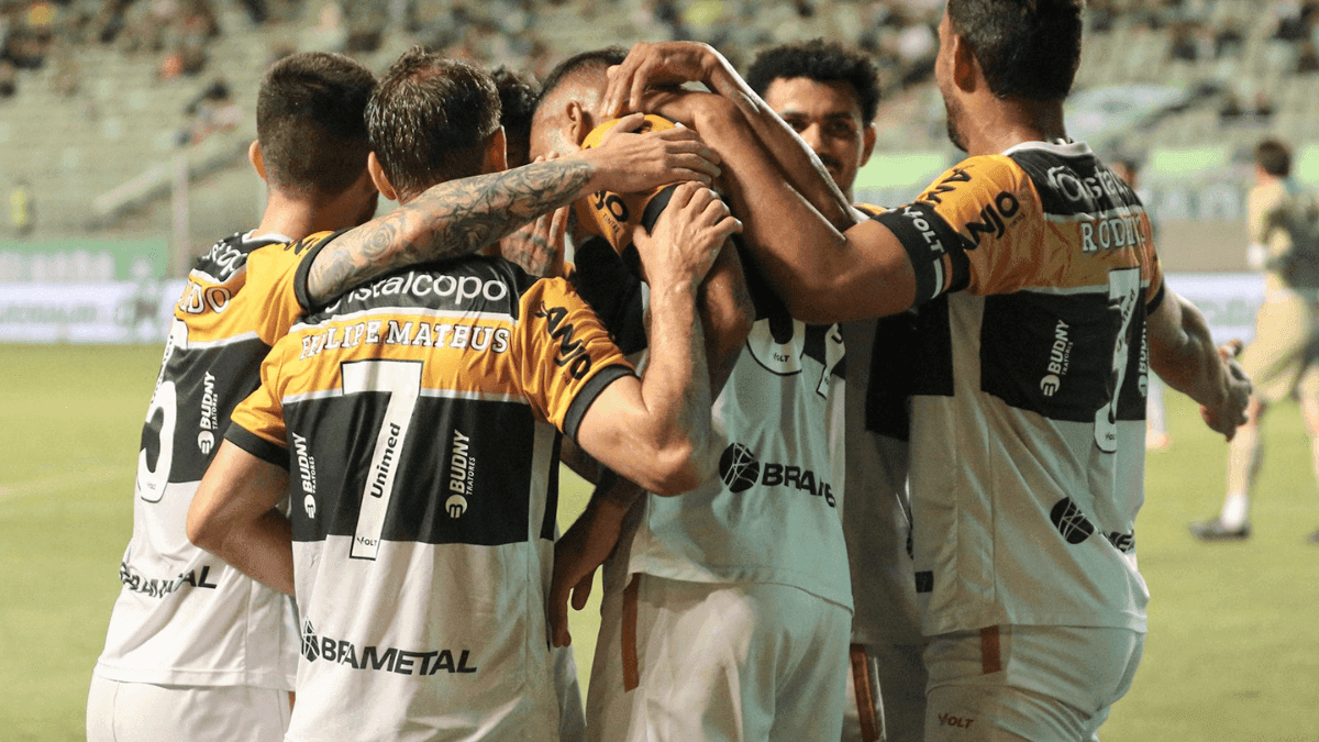 Criciúma tenta manter sequência invicta contra Ponte Preta em crise