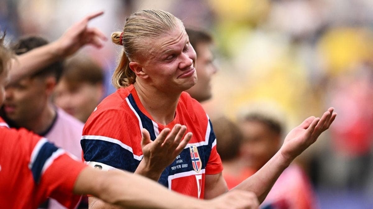 Haaland comemorando a classificação da Noruega sobre o Brasil