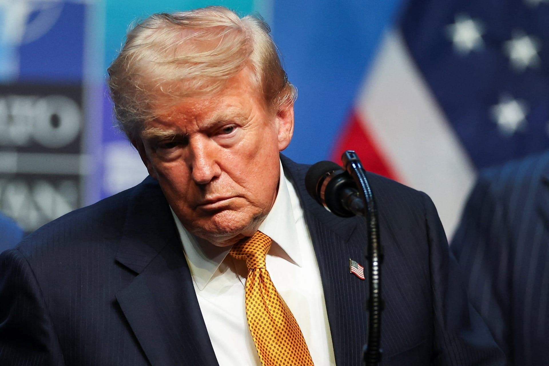 Trump durante encontro de líderes da OTAN