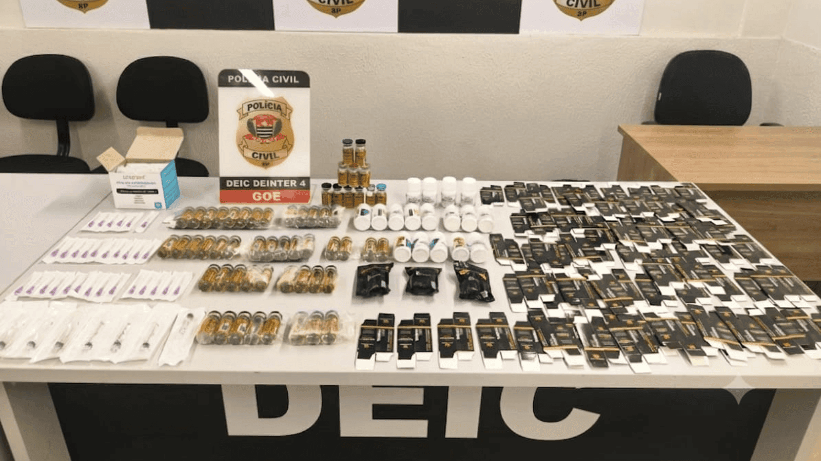 A prisão foi após cumprir a um mandado de busca domiciliar