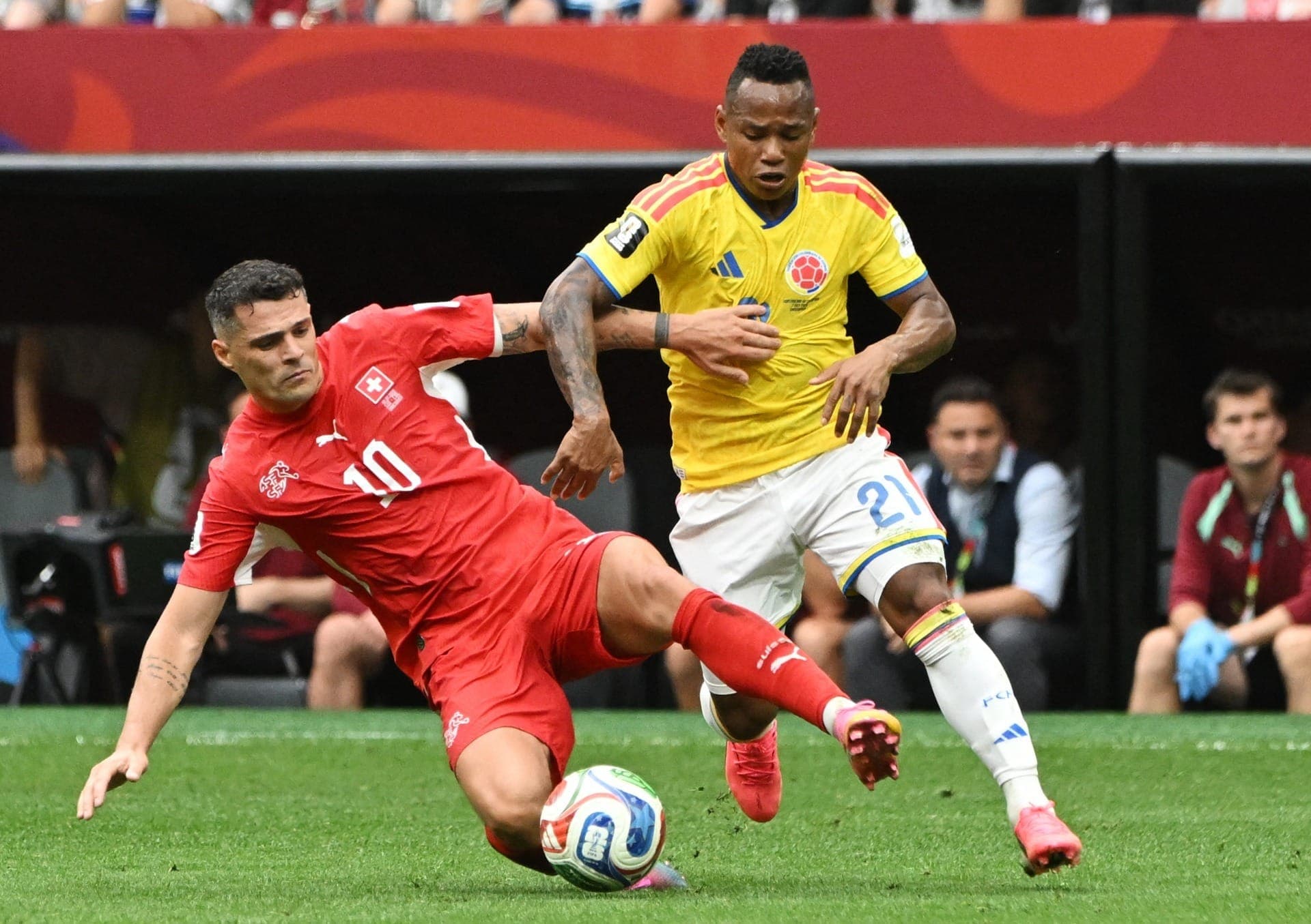 Campaz em campo contra a Suíça